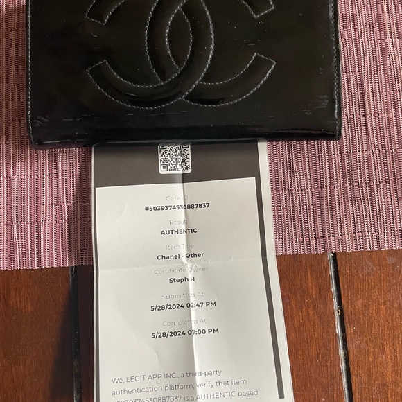 100% Authentic Chanel patent wallet. - Picture 6 of 7